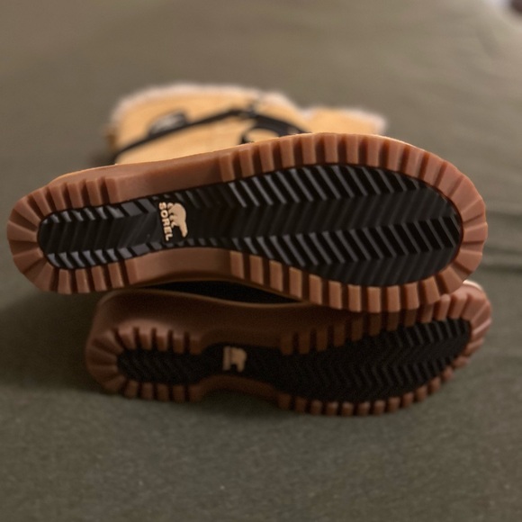 Sorel Winter Boots - Picture 2 of 3